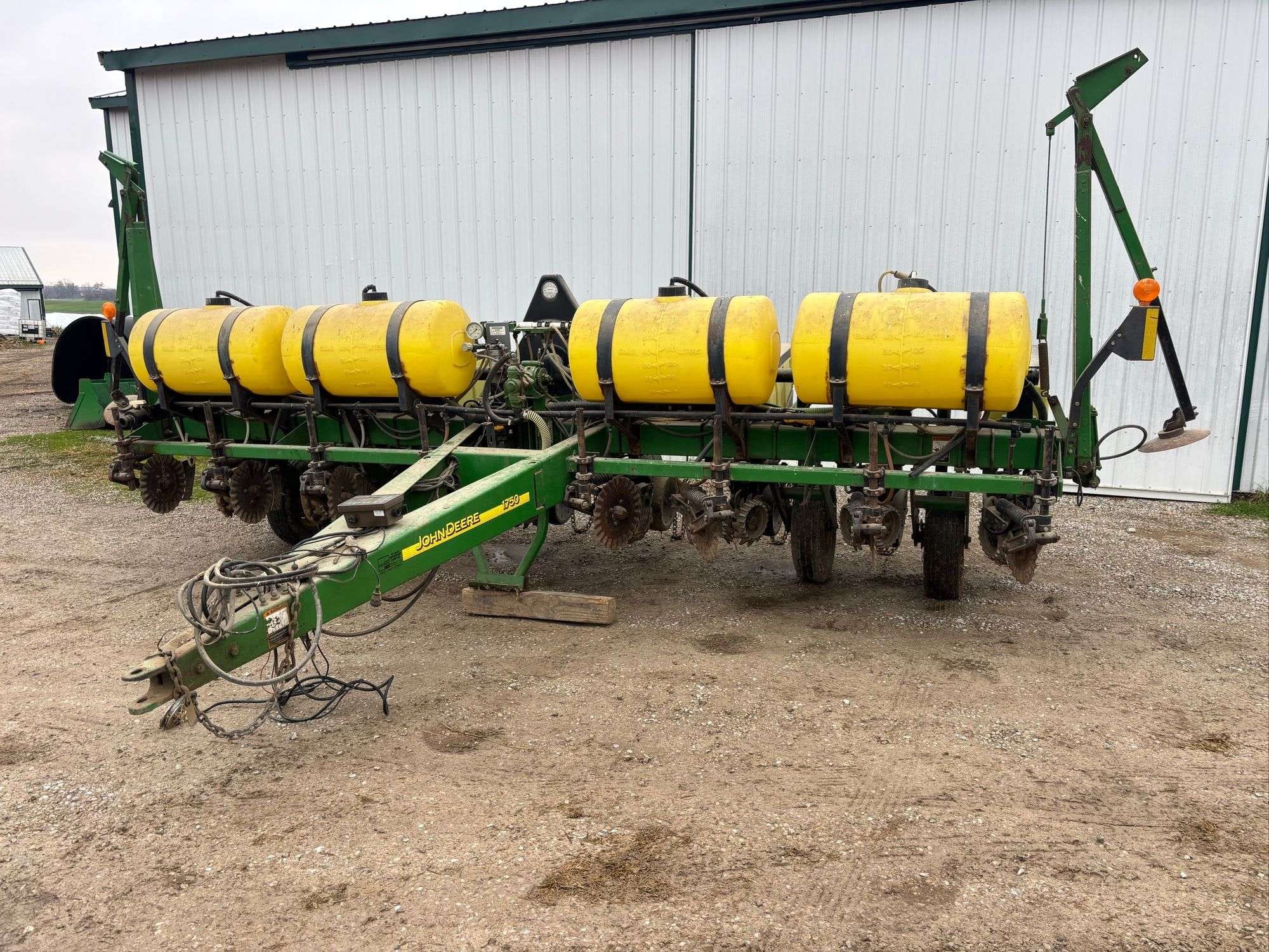 John Deere 1750 Equipment Image0