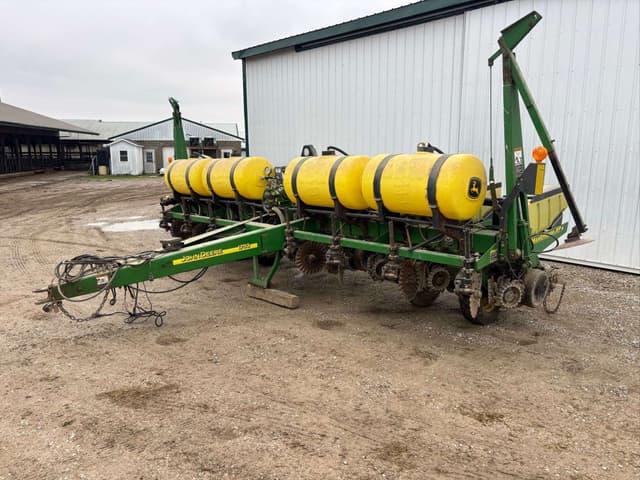 Image of John Deere 1750 equipment image 1