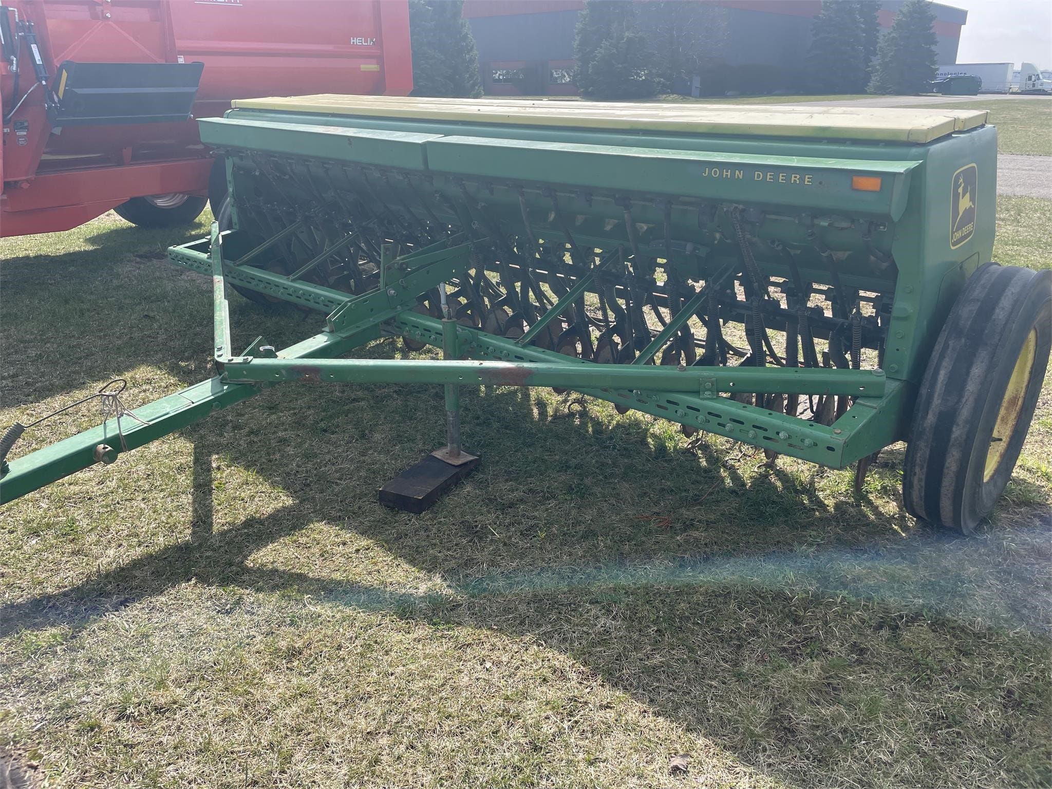 John Deere 8300 Equipment Image0