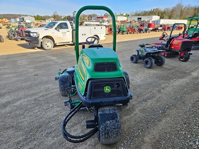 Image of John Deere 8000A equipment image 3