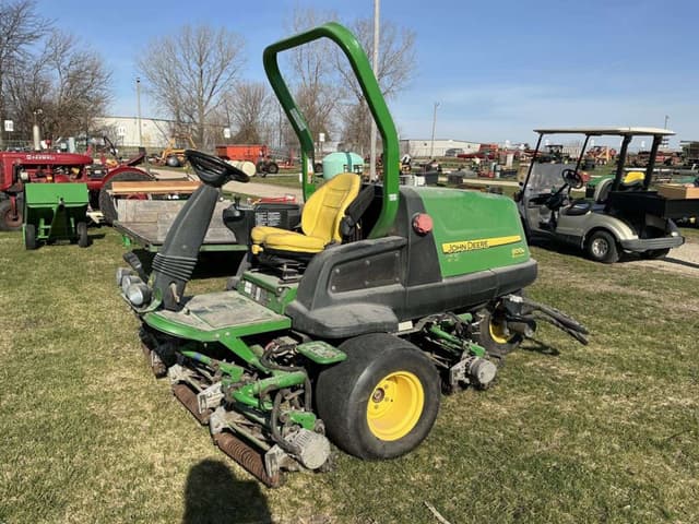 Image of John Deere 8000 equipment image 1