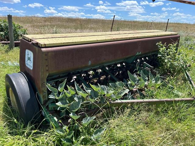Image of John Deere 8300 equipment image 4