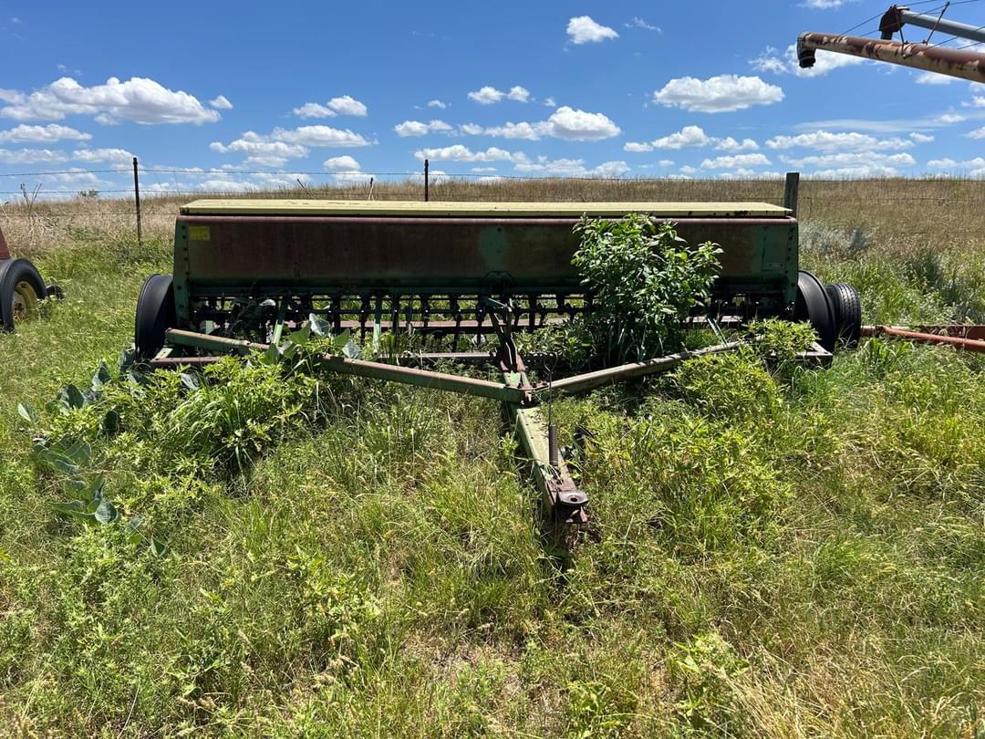 Image of John Deere 8200 Primary image