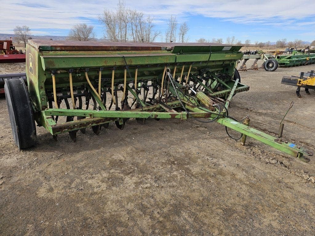 Image of John Deere 8000 Primary image