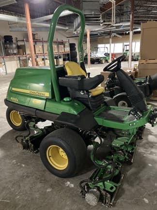 Image of John Deere 8000A equipment image 1