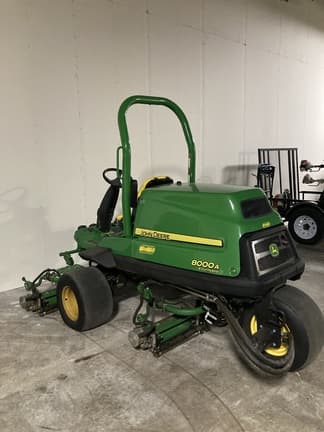 Image of John Deere 8000A equipment image 2