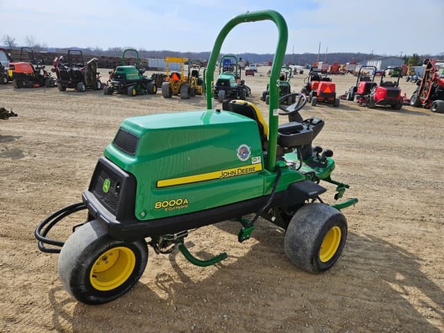 Image of John Deere 8000A equipment image 4
