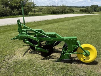 Main image John Deere 810
