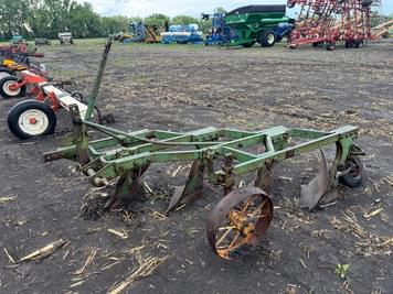 Main image John Deere 810