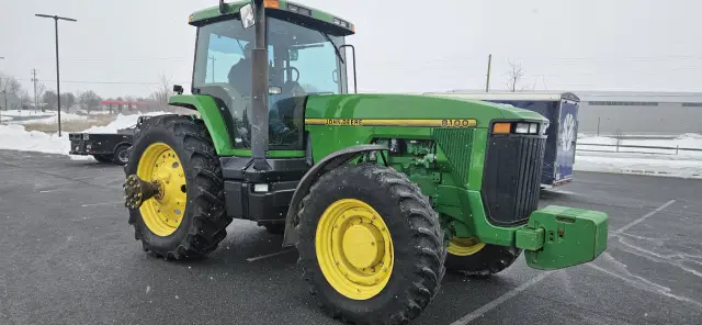 Image of John Deere 8100 equipment image 2