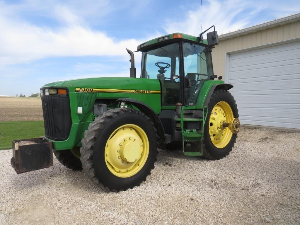 John Deere 8100 Equipment Image0
