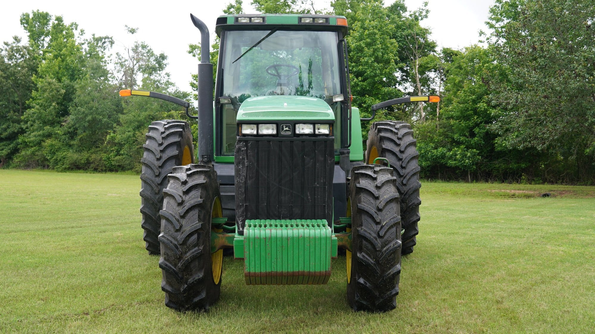 John Deere 8100 Equipment Image0