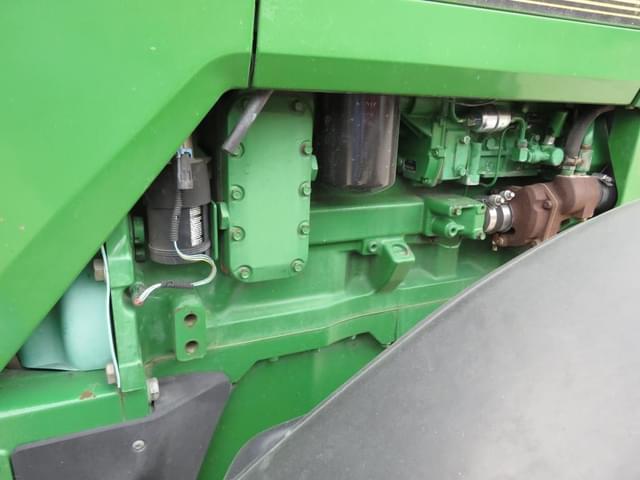 Image of John Deere 8100 equipment image 2
