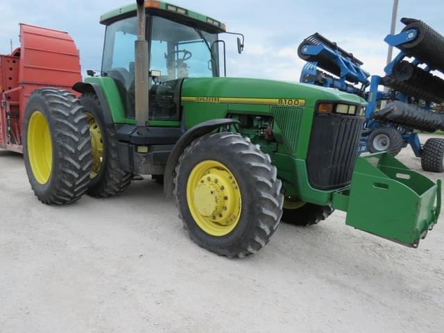 Image of John Deere 8100 equipment image 1