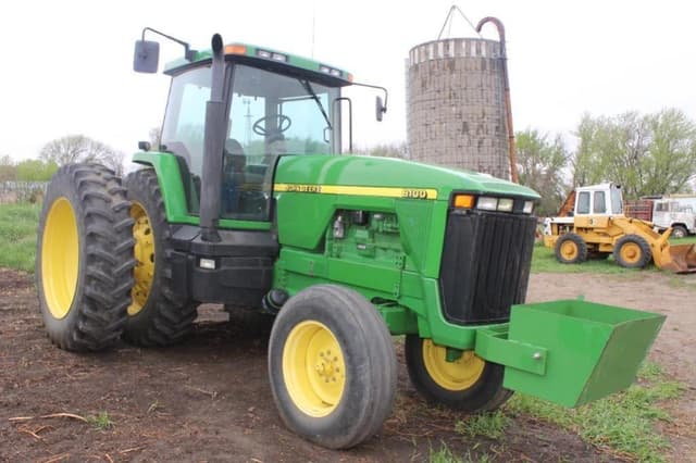 Image of John Deere 8100 equipment image 1
