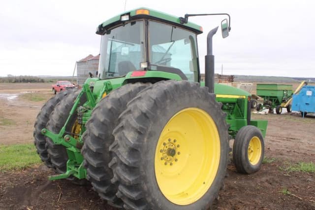 Image of John Deere 8100 equipment image 2