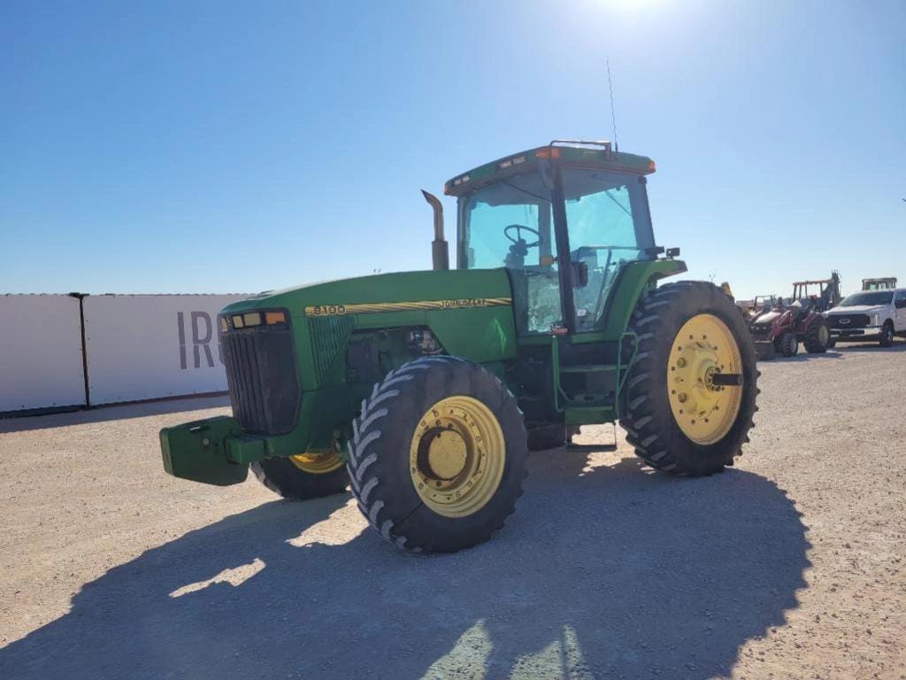 John Deere 8100 Equipment Image0