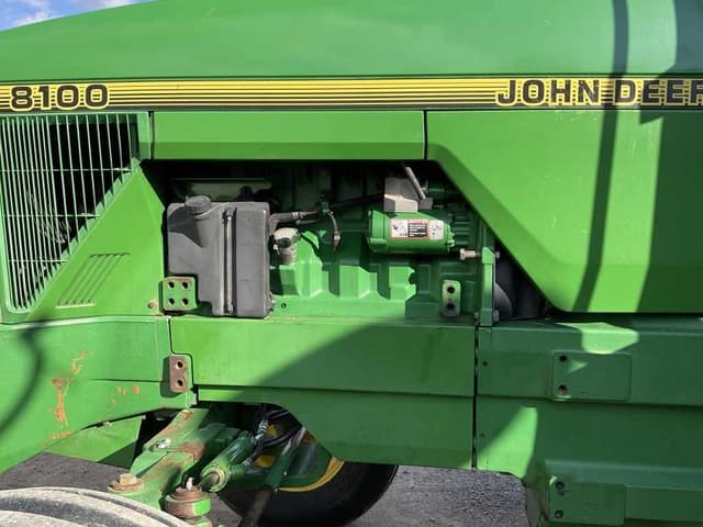 Image of John Deere 8100 equipment image 1