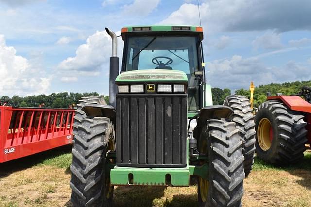 Image of John Deere 8100 equipment image 1