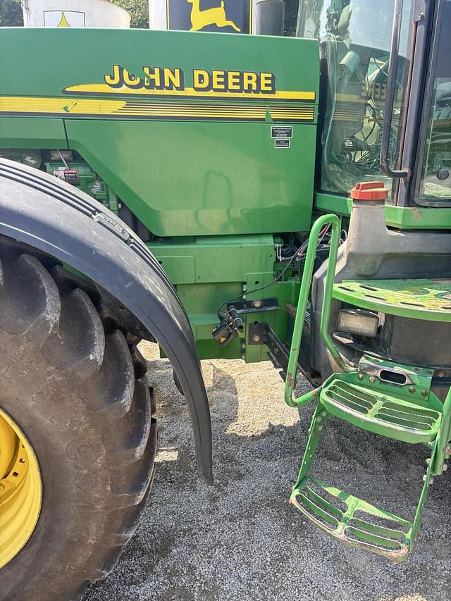 Image of John Deere 8110 equipment image 4
