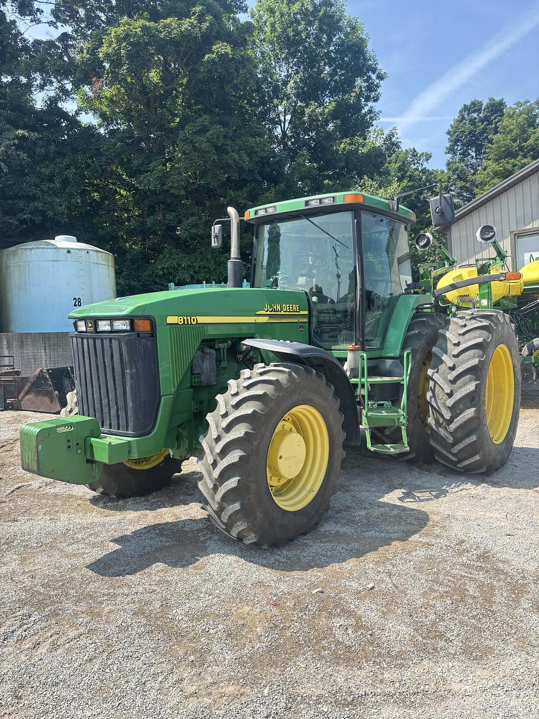 Image of John Deere 8110 Primary image