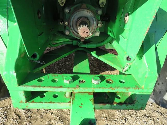 Image of John Deere 8110 equipment image 4