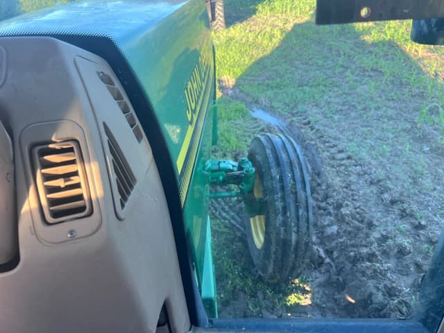 Image of John Deere 8110 equipment image 3