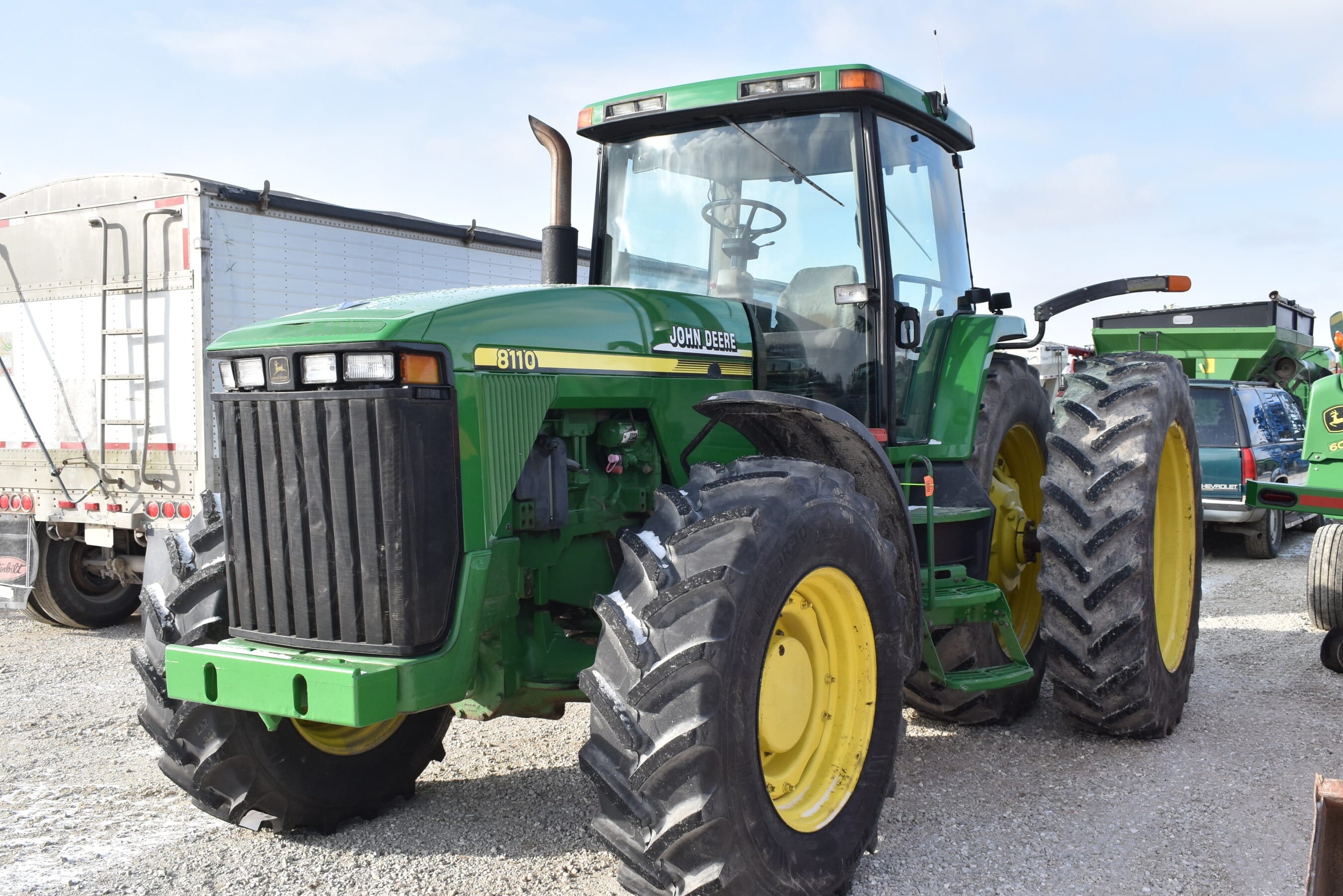 John Deere 8110 Equipment Image0