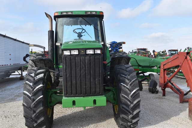 Image of John Deere 8110 equipment image 1