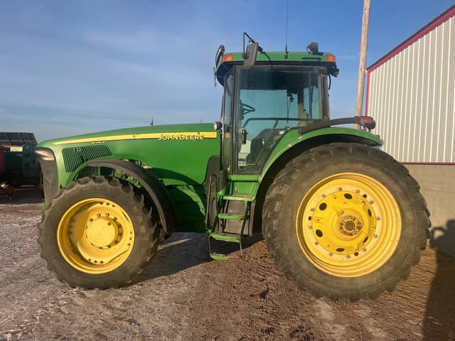 Image of John Deere 8120 equipment image 1