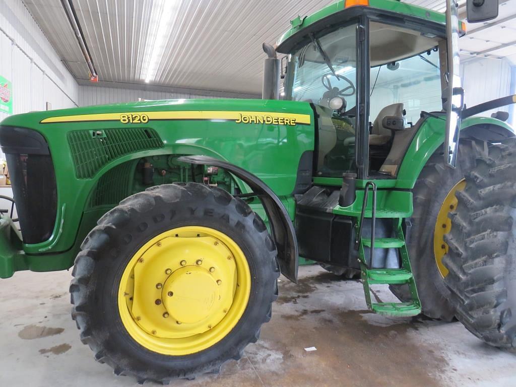 Image of John Deere 8120 Primary image