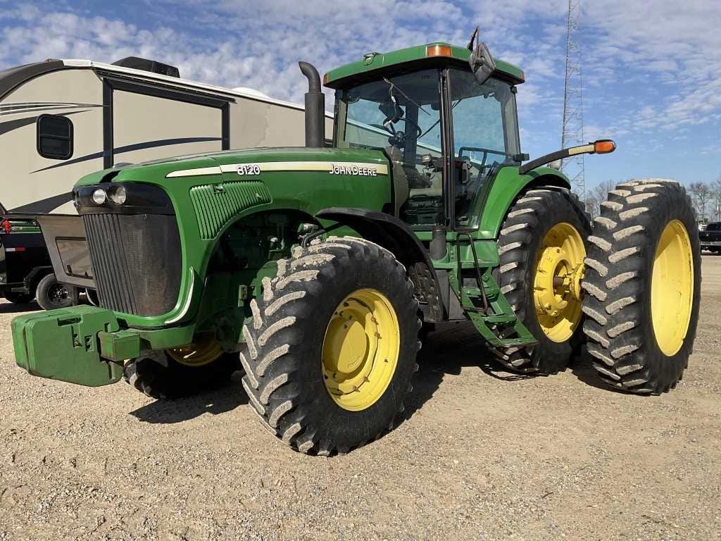John Deere 8120 Equipment Image0