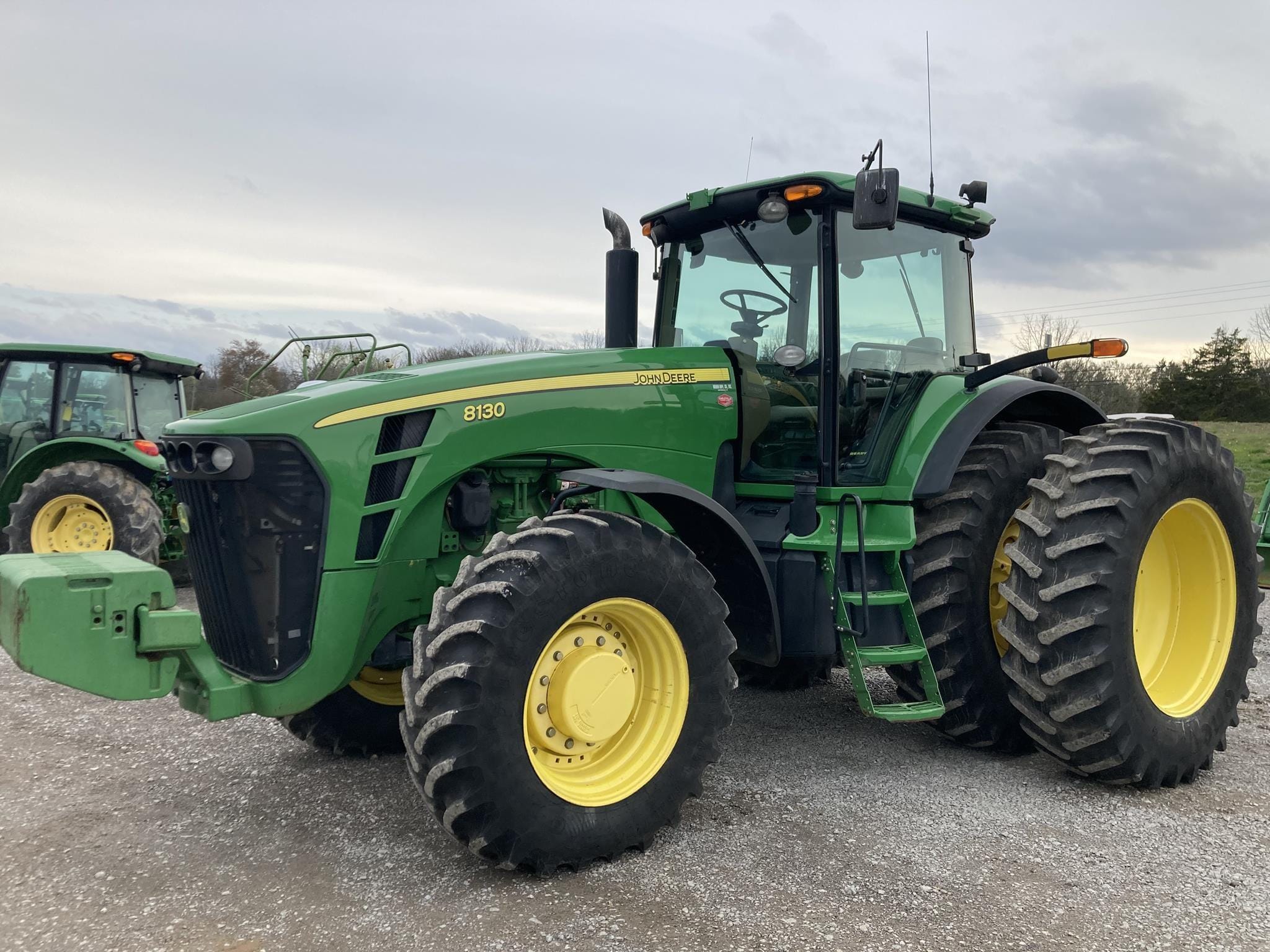 John Deere 8130 Equipment Image0