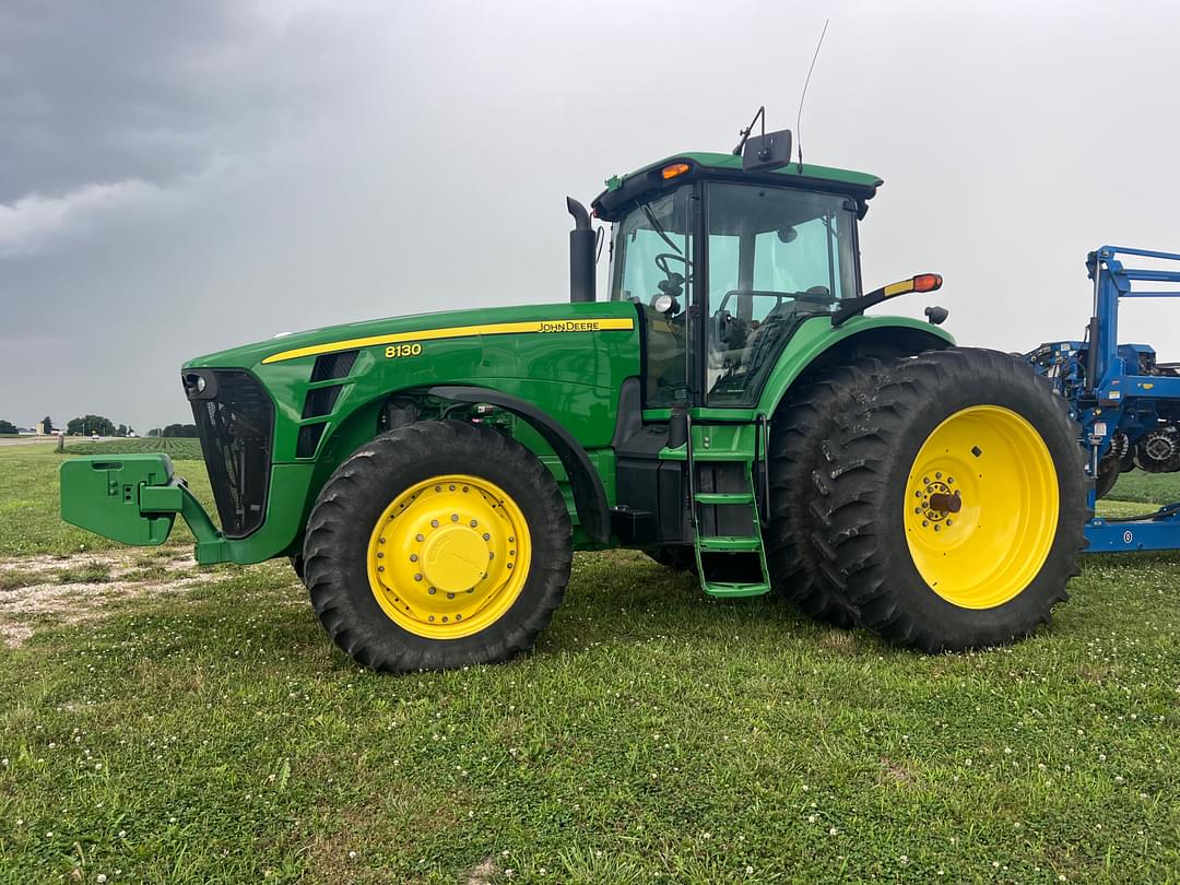 Image of John Deere 8130 Primary image