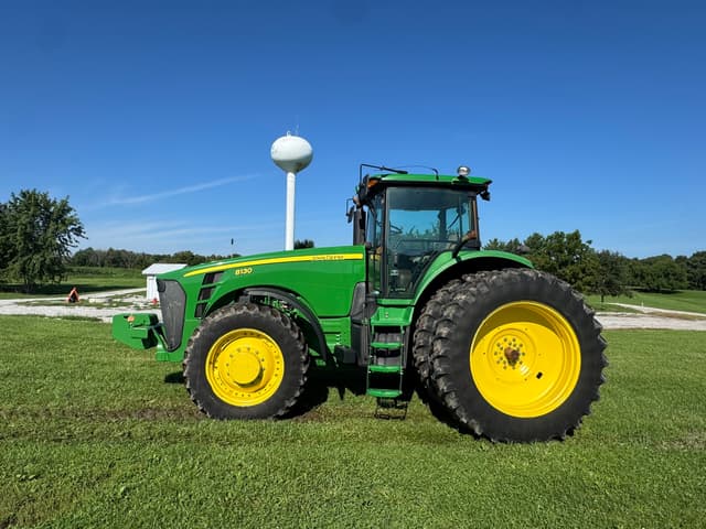Image of John Deere 8130 equipment image 2