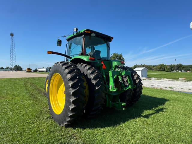 Image of John Deere 8130 equipment image 4