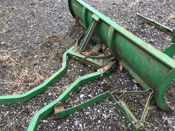 Main image John Deere 82
