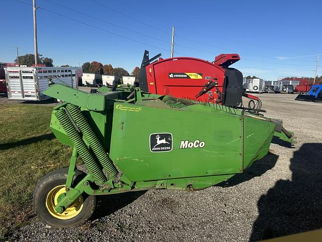 Image of John Deere 820 equipment image 1