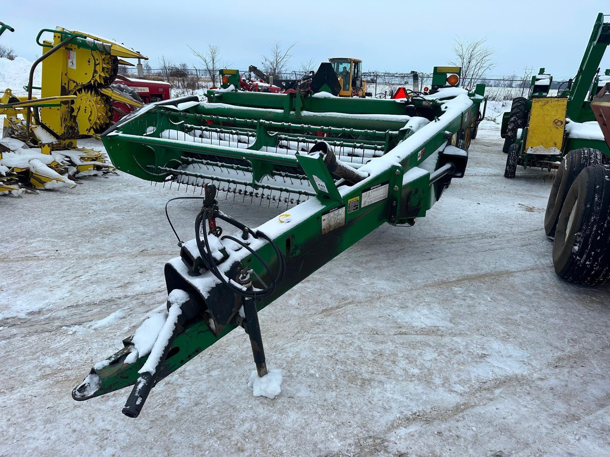 John Deere 820 Equipment Image0