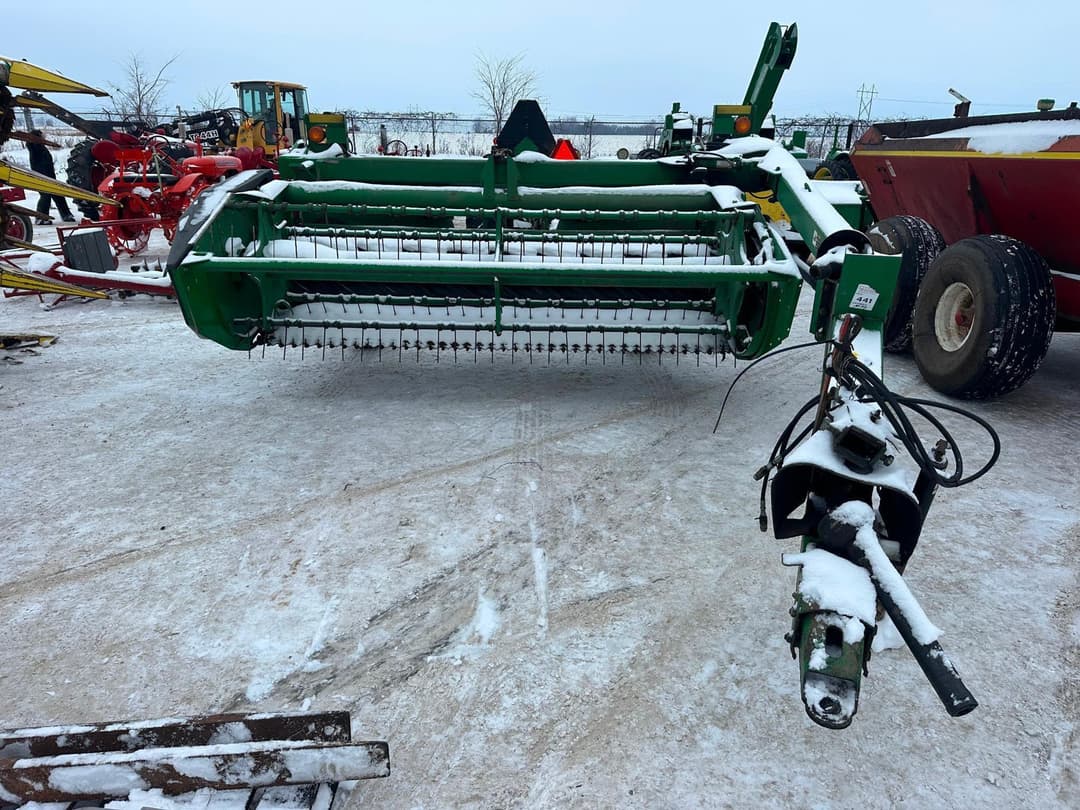 Image of John Deere 820 Image 1