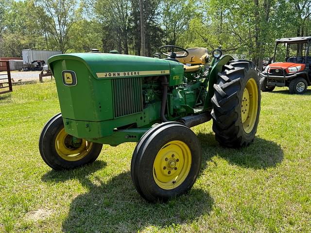 Image of John Deere 820 equipment image 1