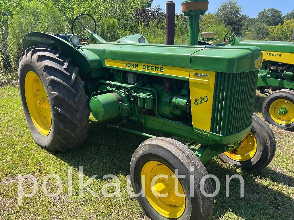 Image of John Deere 820 Primary image