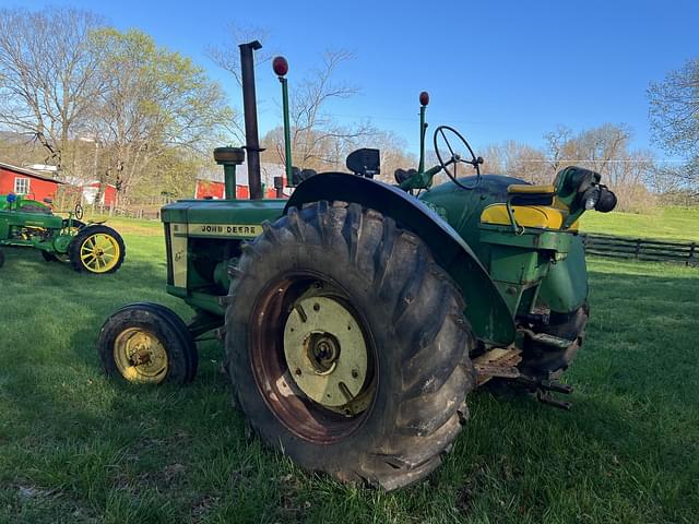 Image of John Deere 820 equipment image 2
