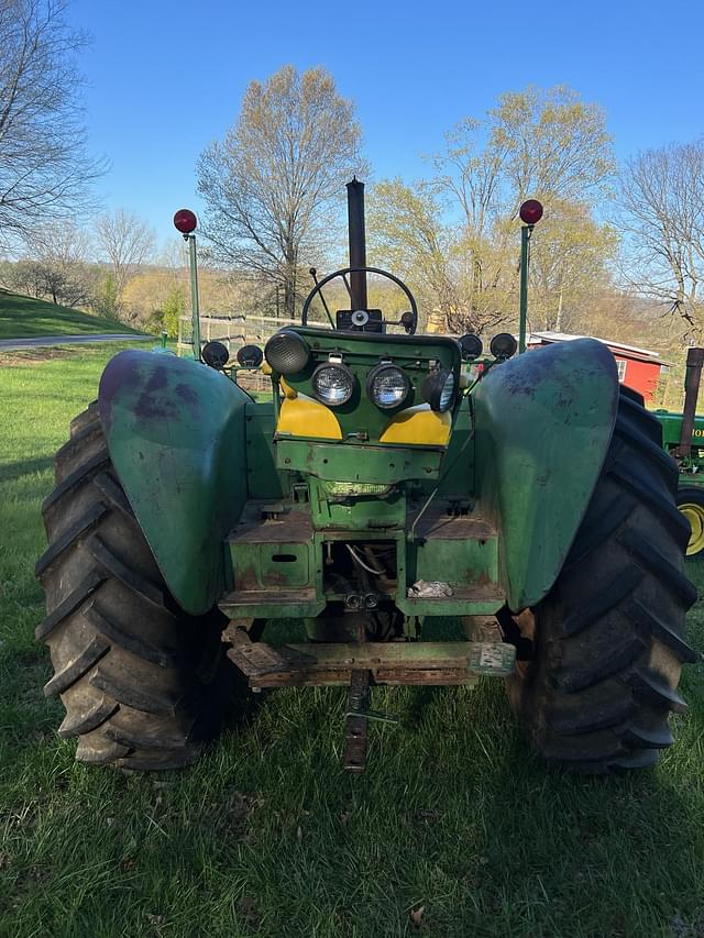Image of John Deere 820 equipment image 3