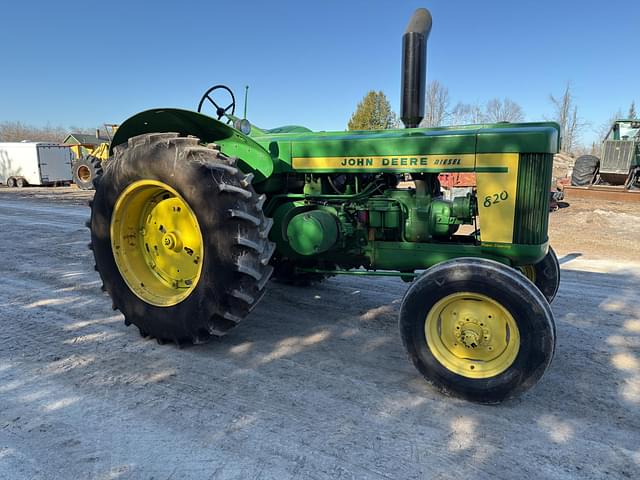 Image of John Deere 820 equipment image 4