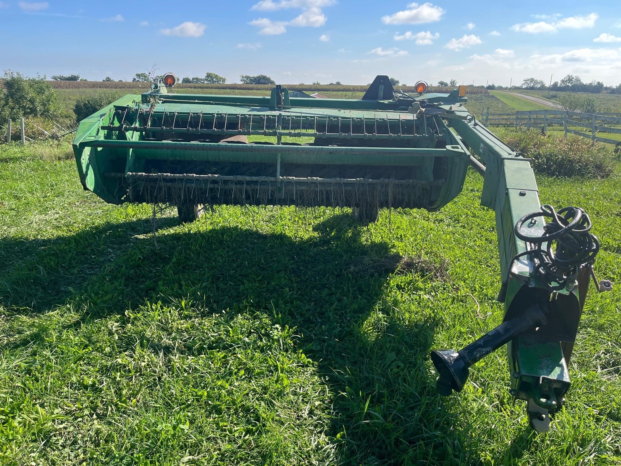 John Deere 820 Equipment Image0