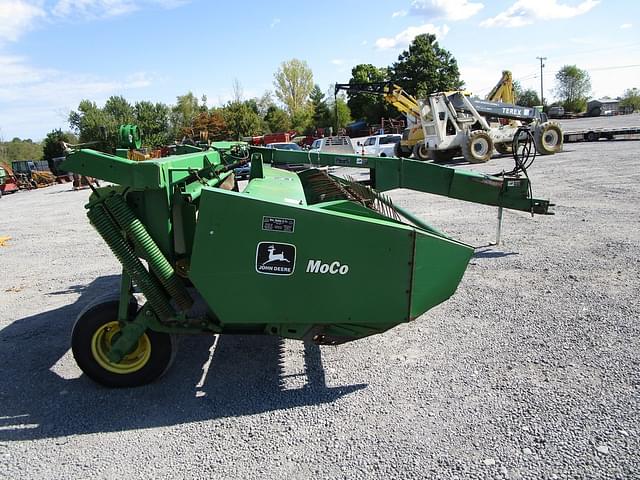 Image of John Deere 820 equipment image 1