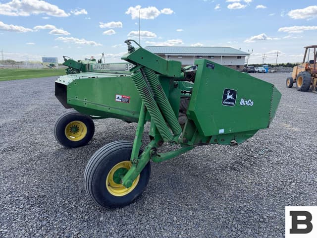 Image of John Deere 820 equipment image 3