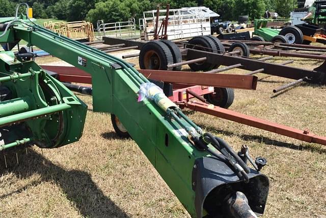 Image of John Deere 820 equipment image 4