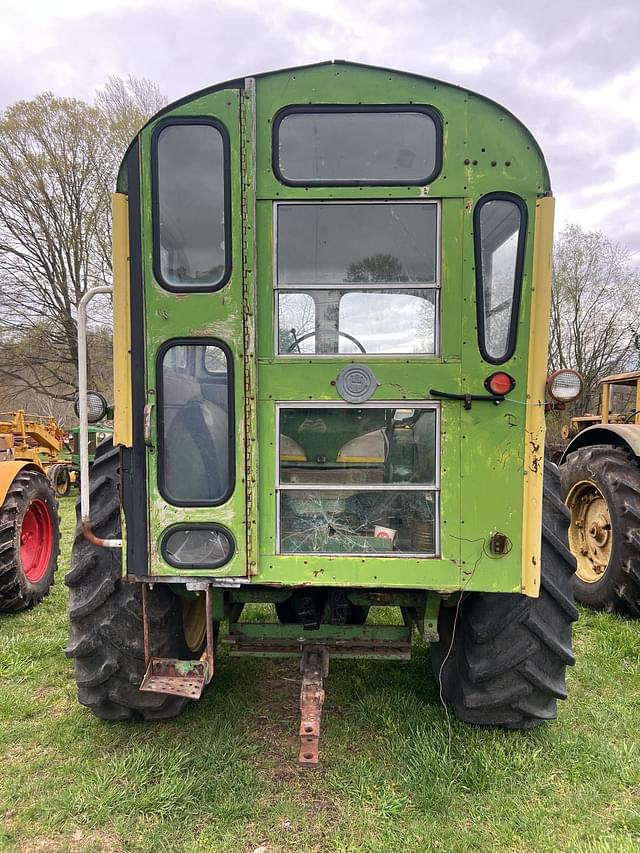 Image of John Deere 820 equipment image 4